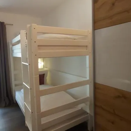 Hochalmbahnen 1-09 We1, Maislaufeldweg 1i Eg דירה